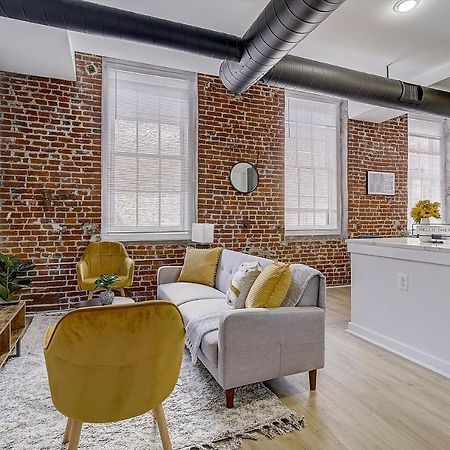 Frontdesk I Carriage Wheel Lofts Apts Philadelphia Apartment Екстериор снимка