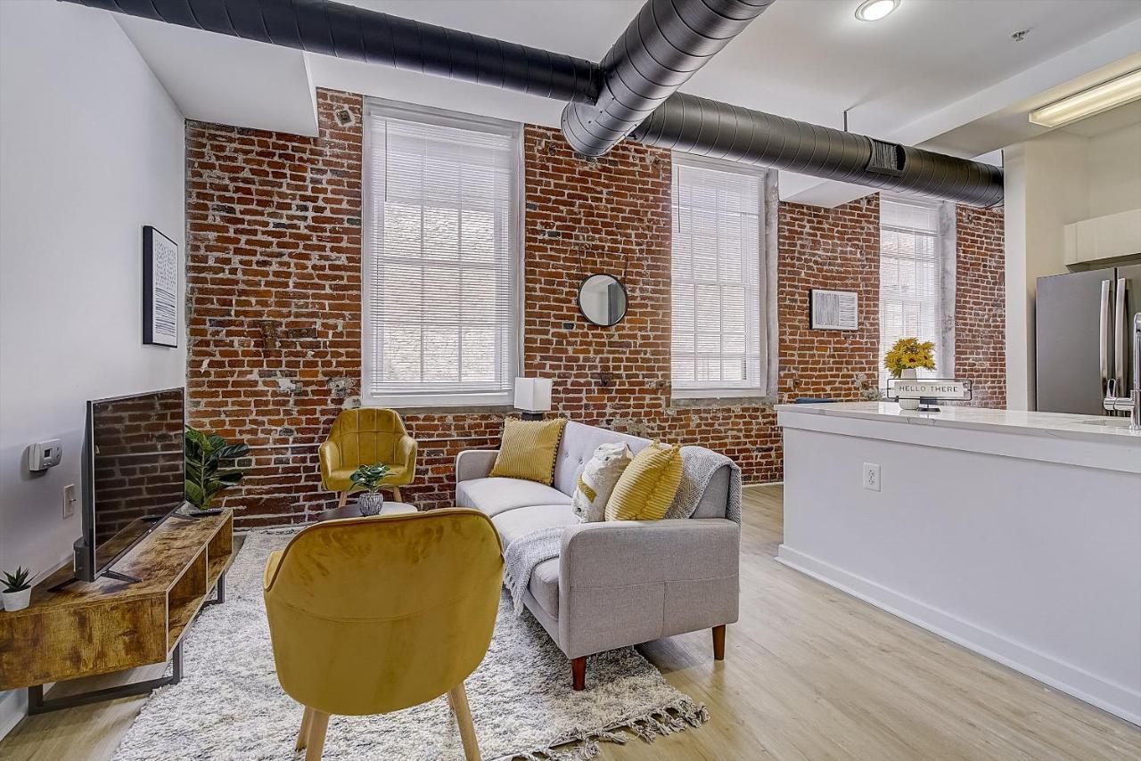 Frontdesk I Carriage Wheel Lofts Apts Philadelphia Apartment Екстериор снимка
